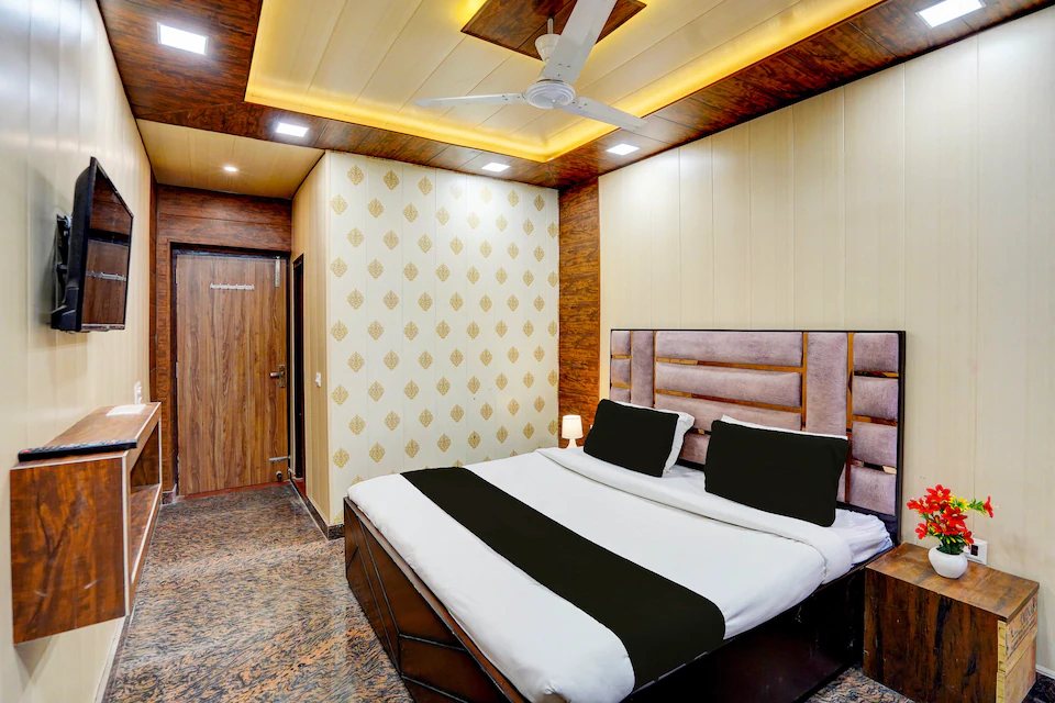 Double bed guest room